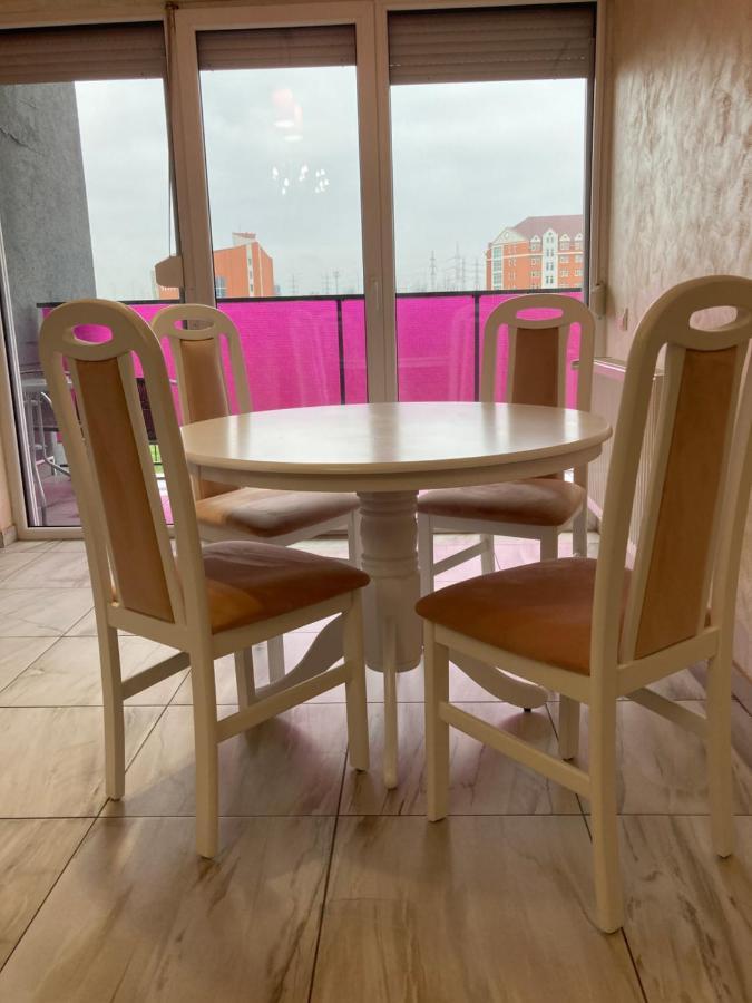 Bhoeme Apartament Oradea Ngoại thất bức ảnh