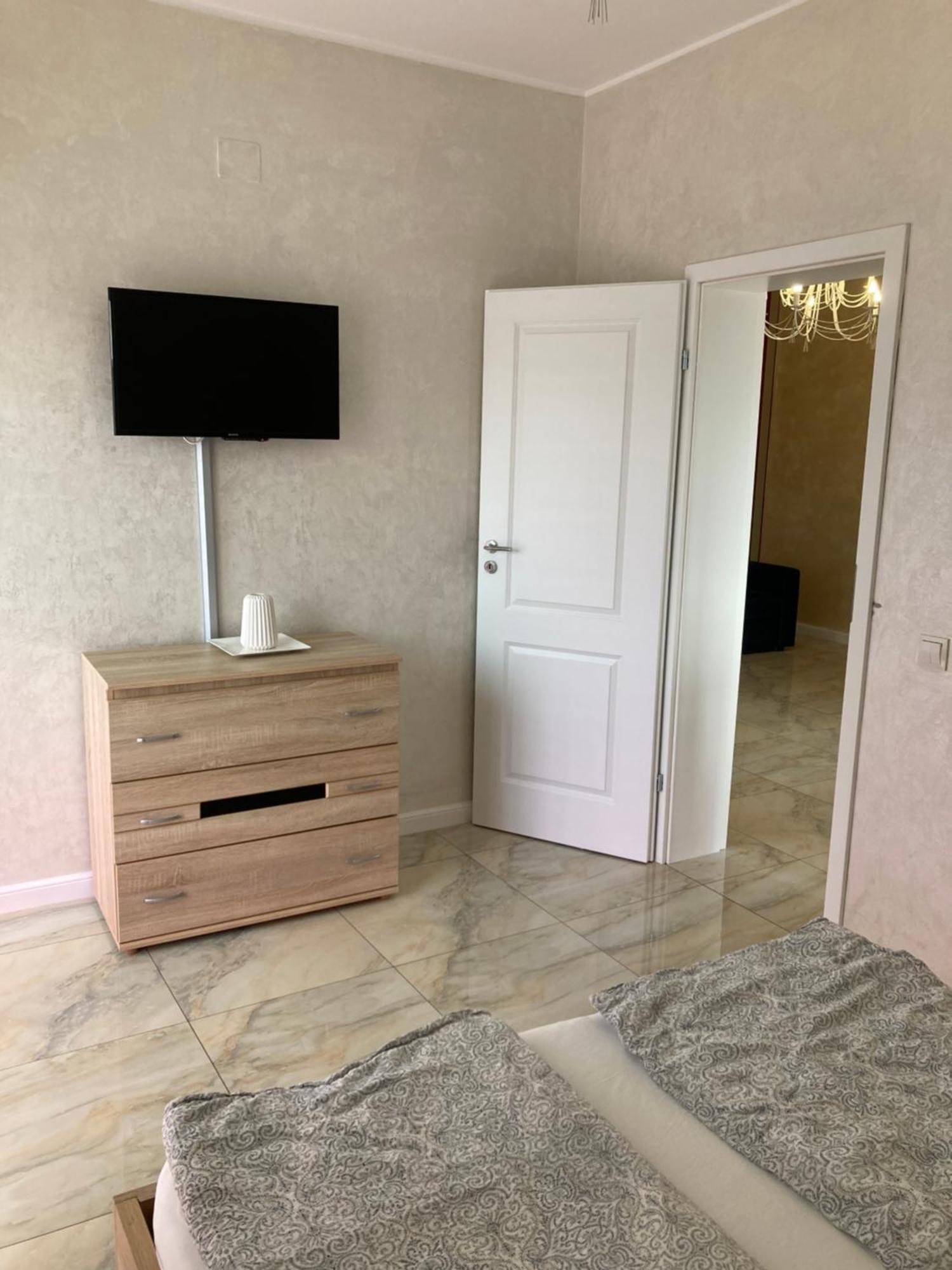 Bhoeme Apartament Oradea Ngoại thất bức ảnh