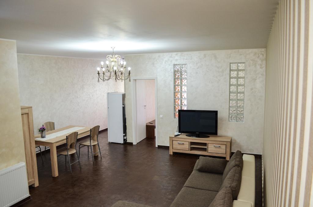 Bhoeme Apartament Oradea Ngoại thất bức ảnh