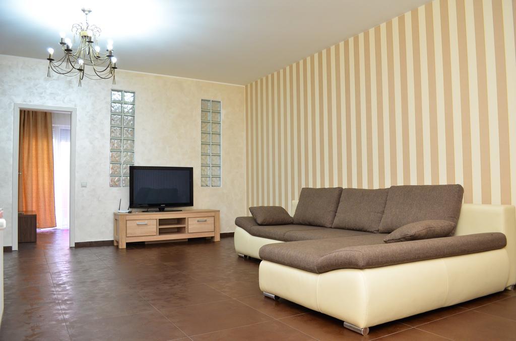 Bhoeme Apartament Oradea Ngoại thất bức ảnh